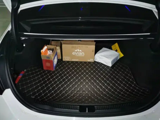 Mercedes-Benz C-Class — Фото автомобиля 4