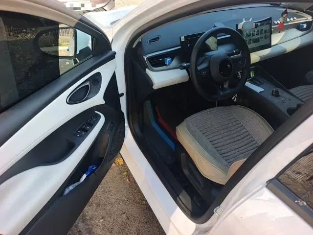 BYD Seal 05 DM-i — Фото автомобиля 12