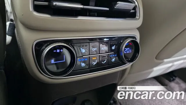 Genesis GV80 — Фото автомобиля 28