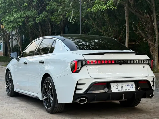 Lynk & Co 03 — Фото автомобиля 15