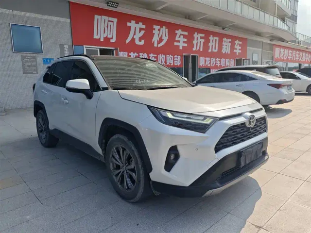Toyota RAV4 — Фото автомобиля 2