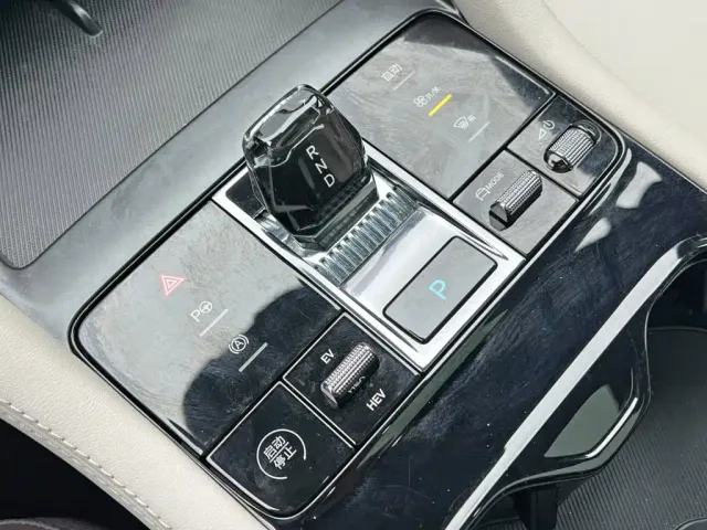 BYD Song PLUS — Фото автомобиля 18