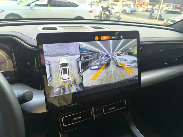 GAC Trumpchi GS8 — Фото автомобиля 13