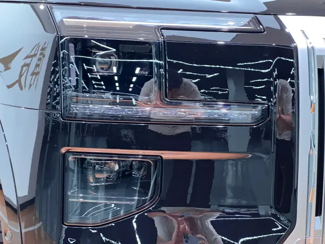 ZEEKR Zeekr 9X 2025 model Ultra Edition 70kWh — Фото автомобиля 5