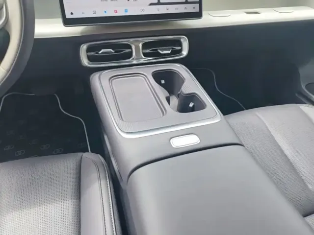 Leapmotor Leapmotor B01 2026 550 LiDAR Edition — Фото автомобиля 13