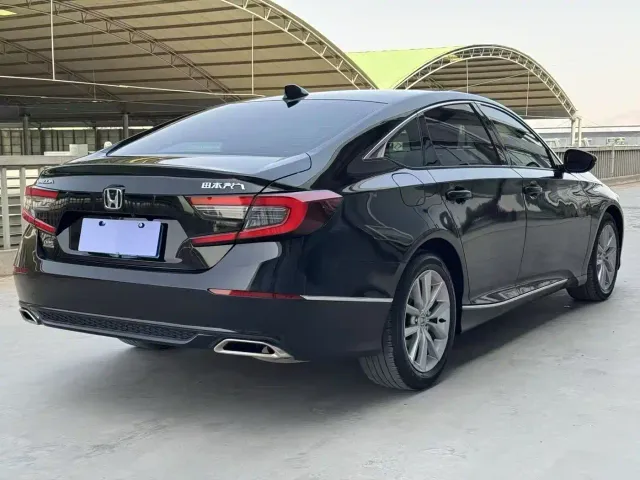 Honda Accord — Фото автомобиля 6