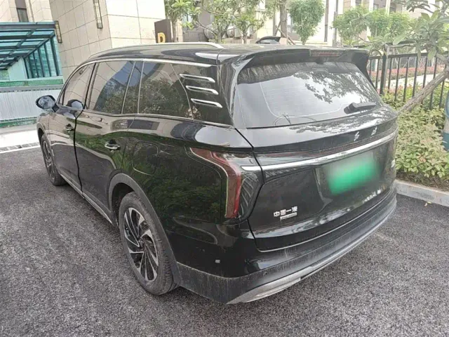 Hongqi HS7 PHEV — Фото автомобиля 4