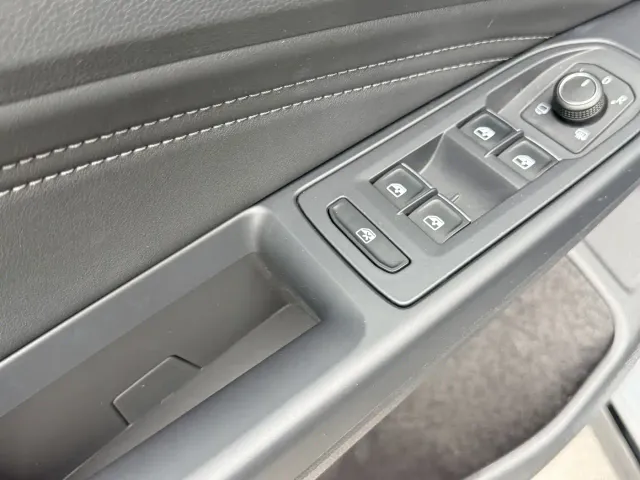 Volkswagen Golf — Фото автомобиля 23