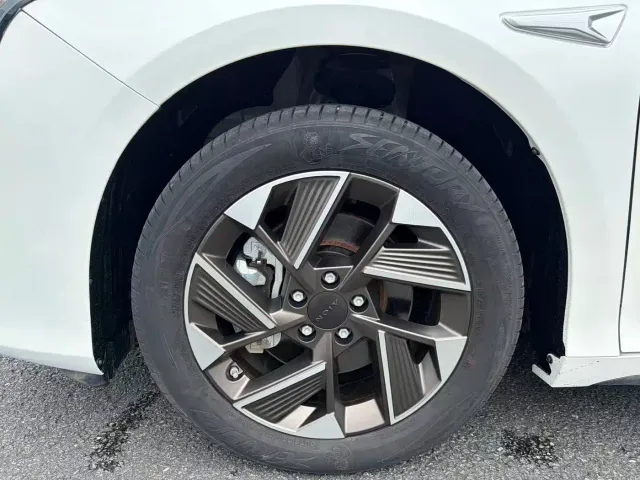 GAC Aion S Plus — Фото автомобиля 13