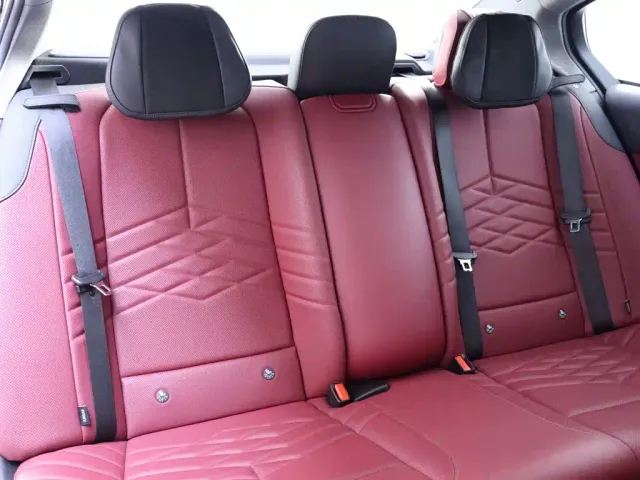 BMW 5 Series — Фото автомобиля 23