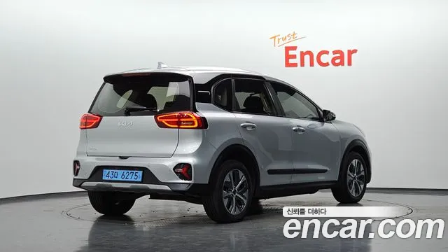 Kia Niro — Фото автомобиля 2