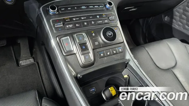 Hyundai Santafe — Фото автомобиля 9