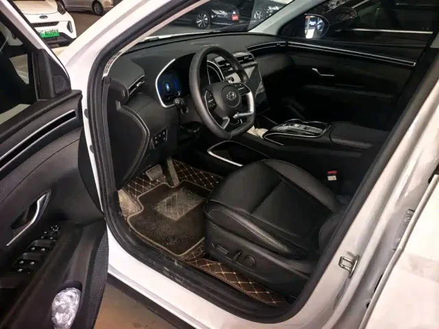 Hyundai Tucson — Фото автомобиля 3