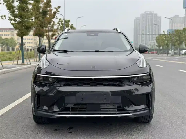 Lynk & Co 01 — Фото автомобиля 21