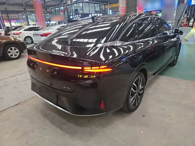 Xpeng P5 — Фото автомобиля 6