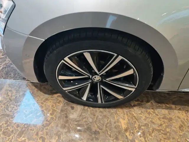 Skoda Superb — Фото автомобиля 22