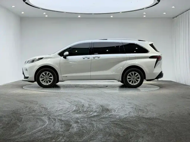 Toyota Granvia — Фото автомобиля 11