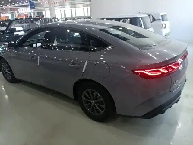 BYD Qin L — Фото автомобиля 4