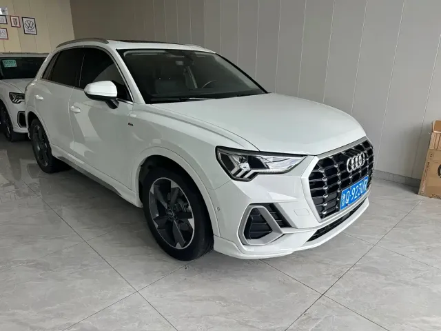 Audi Q3 — Фото автомобиля 3