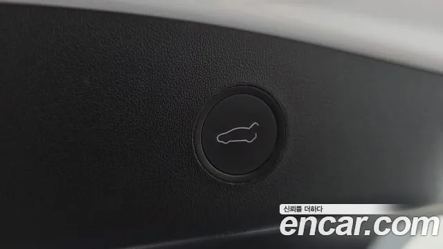Tesla Model 3 — Фото автомобиля 17