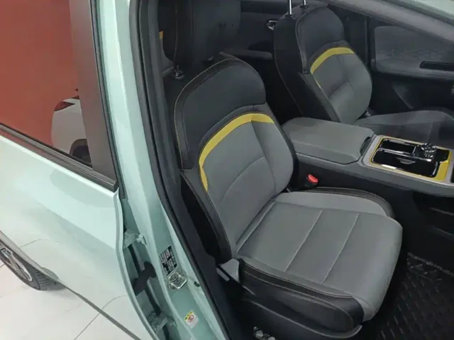GAC Aion Y — Фото автомобиля 24