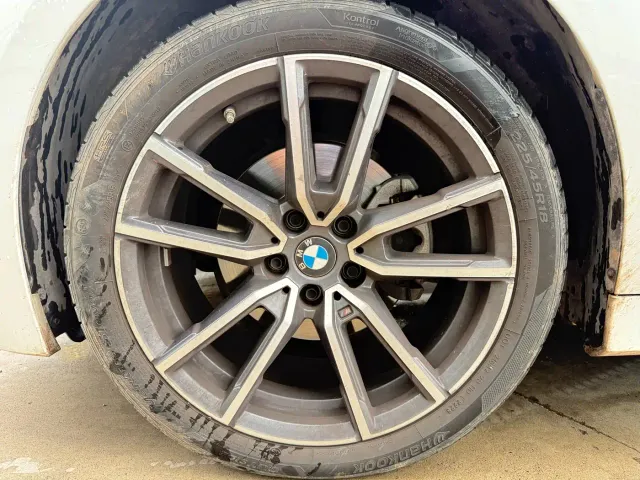 BMW 3 Series — Фото автомобиля 5