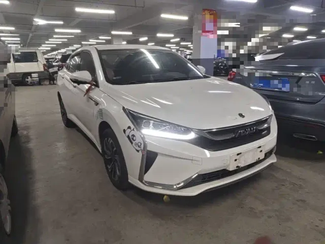 Dongfeng Yixuan — Фото автомобиля 3