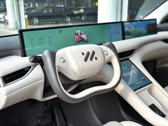 IM Motors LS6 — Фото автомобиля 9