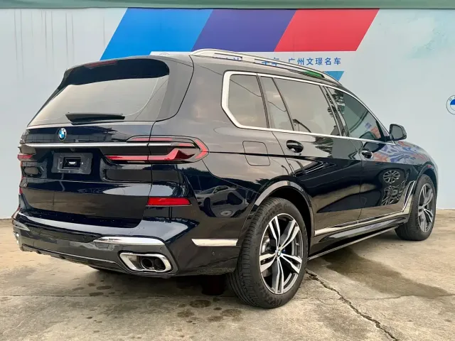 BMW X7 — Фото автомобиля 5