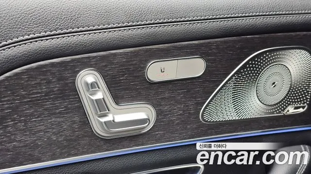 Mercedes-Benz GLE-Class — Фото автомобиля 27