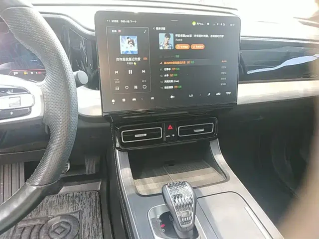 GAC Trumpchi GS8 — Фото автомобиля 11
