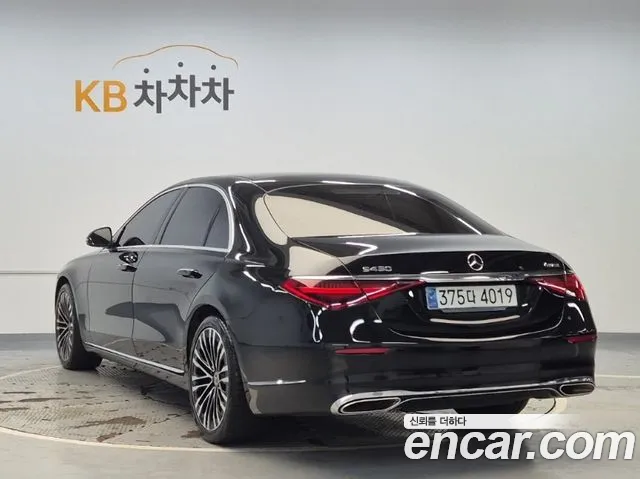 Фотография автомобиля — Mercedes-Benz S-Class