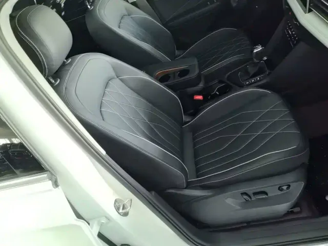 Volkswagen Tiguan L — Фото автомобиля 24