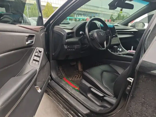Toyota Avalon — Фото автомобиля 12