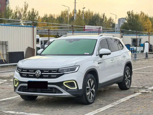 Фотография автомобиля — Volkswagen Tayron