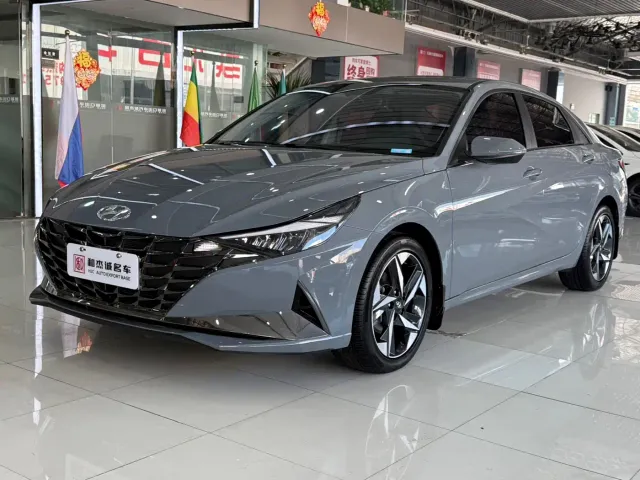 Hyundai Elantra — Фото автомобиля 3