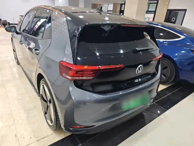 Volkswagen ID.3 — Фото автомобиля 4