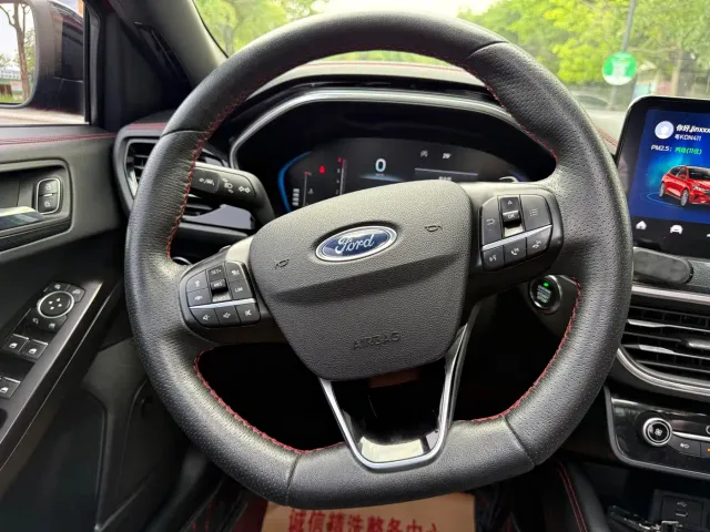 Ford Focus — Фото автомобиля 7