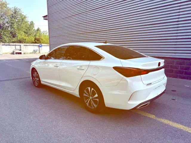 Changan Eado — Фото автомобиля 7