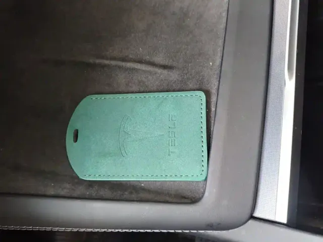 Tesla Model 3 — Фото автомобиля 8