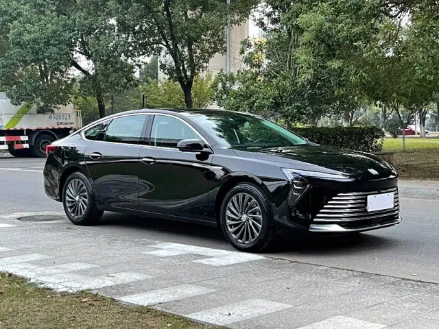Buick LaCrosse — Фото автомобиля 4