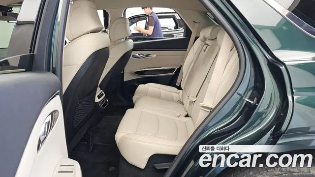 Genesis GV70 — Фото автомобиля 16