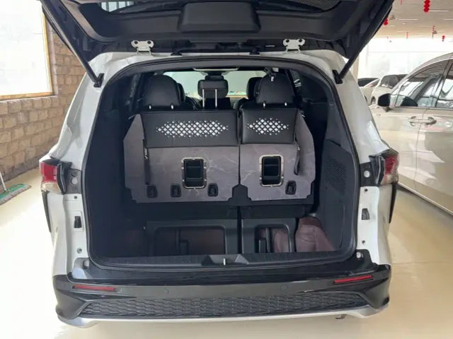 Toyota Granvia — Фото автомобиля 7