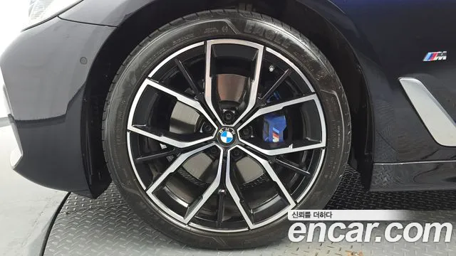 BMW 5-Series — Фото автомобиля 3