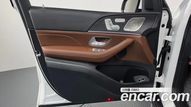 Mercedes-Benz GLE-Class — Фото автомобиля 13