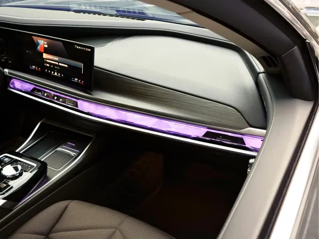 BMW i7 — Фото автомобиля 13
