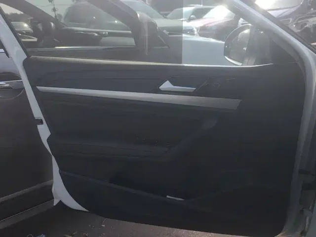 Volkswagen Lavida 2024 Model 300TSI DSG Starlight Leading Edition — Фото автомобиля 7