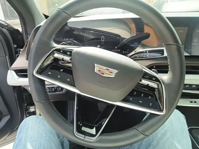 Cadillac GT4 — Фото автомобиля 10