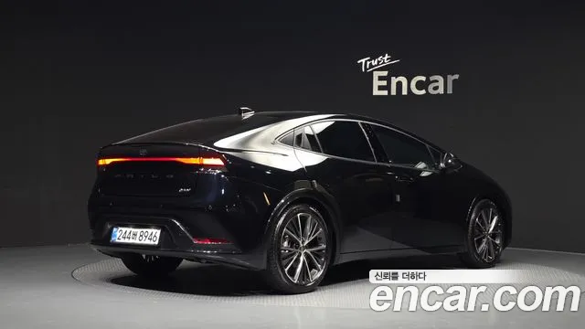 Toyota Prius — Фото автомобиля 2