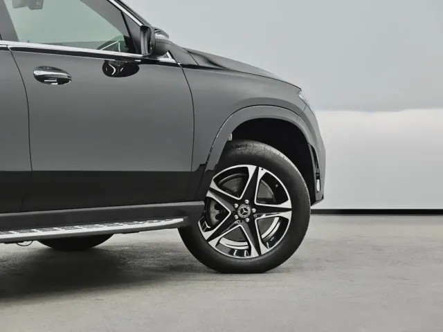 Mercedes-Benz GLE-Class — Фото автомобиля 30